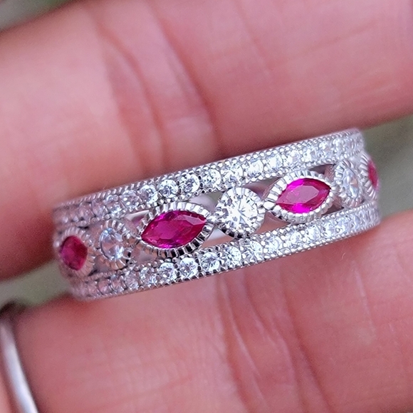 Gorgeous and elegant 925 sterling silver marquise rubies and round CZ diamonds w - Picture 8 of 16